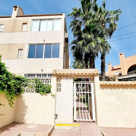 With Garden דירה טורבייחה