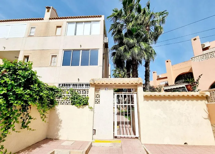 With Garden شقة تورّيفيِخا